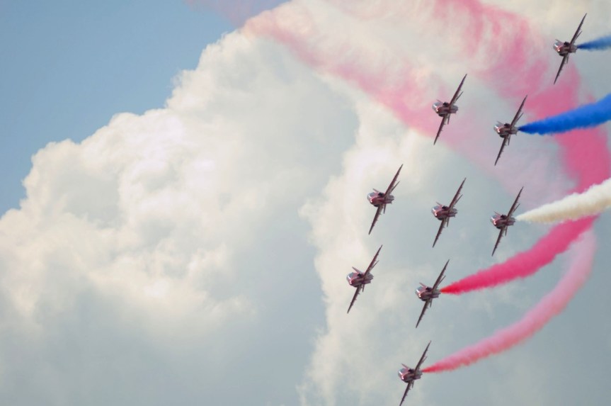 Red Arrows in Apollo Formation