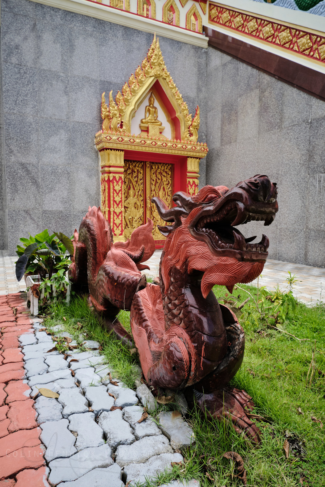 Dragon at Wat Taphong Nok