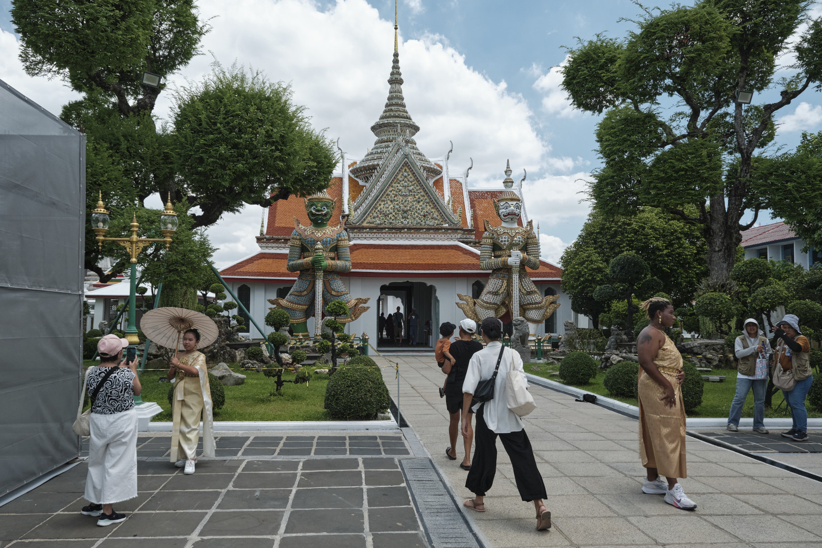 photo shoots at Wat Arun