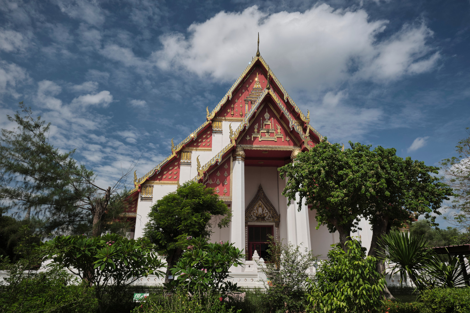 Wihan Phra Mongkhon Bophit