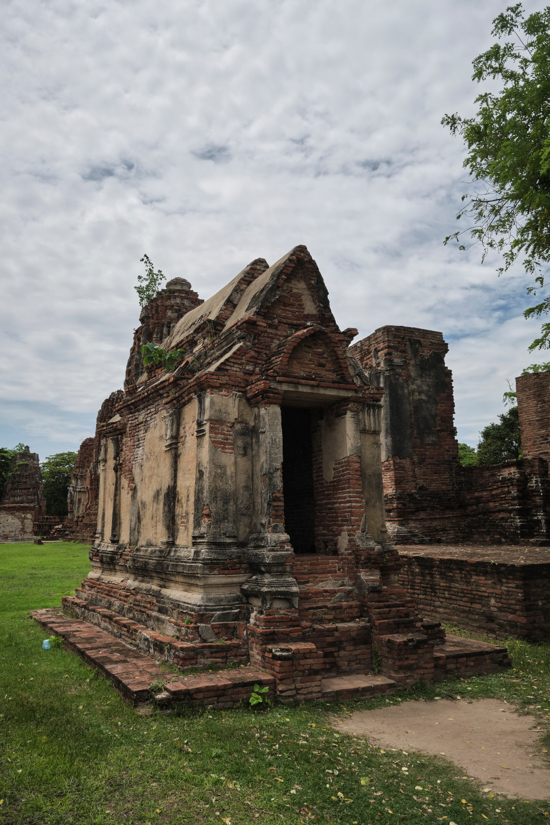 Small Bot at Wat mahathat, Ayutthaya